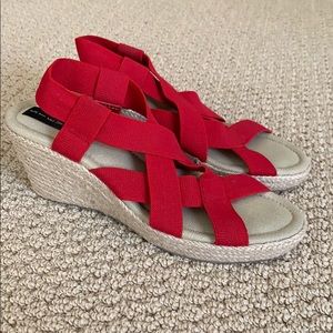NWOT Steve Madden platform wedges W9.5